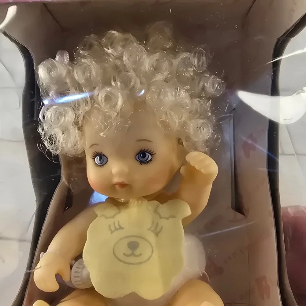 Vintage 1987 Hasbro Love-A-Bye Baby Doll Blonde Sekiguchi 4502/5121 New in Box